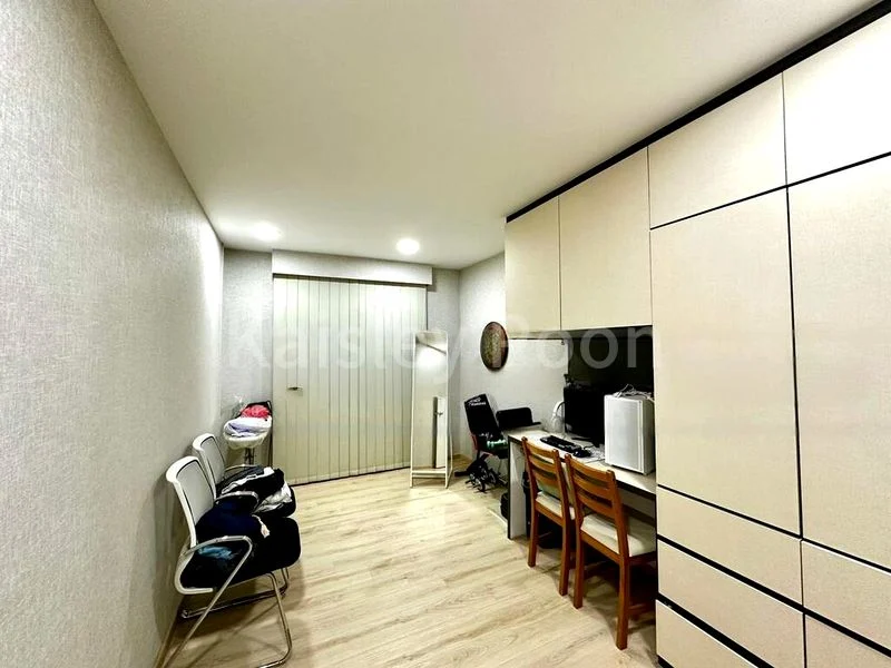 5 Room (5I) HDB for Sale in  144 Rivervale Drive - Image 4