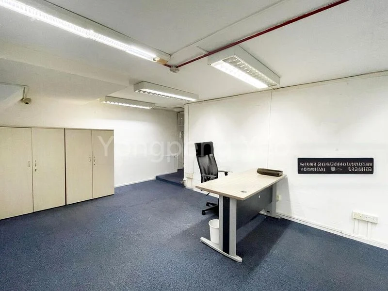 Factory / Workshop (B2) for Rent: City Warehouse - Image 2