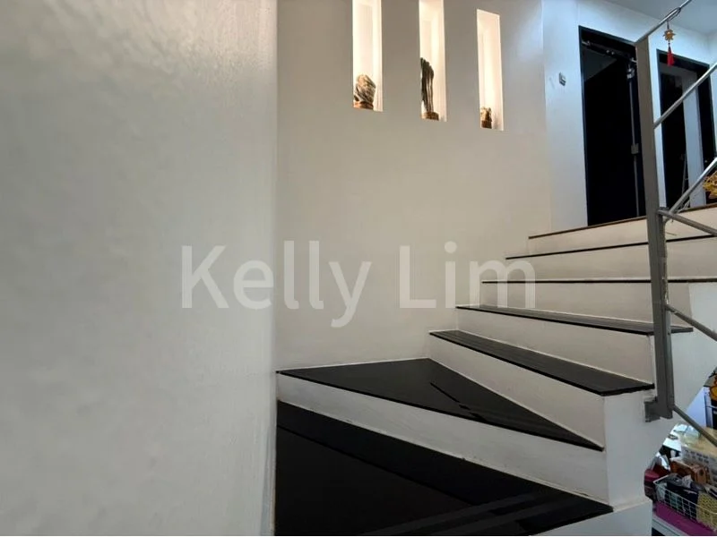 Maisonette HDB for Sale in  562 Hougang Street 51 - Image 9