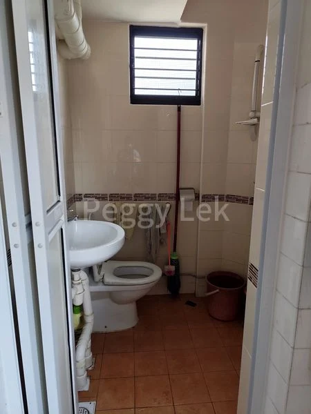 Common Room (HDB) for Rent in  101 Jurong East Street 13 - Image 6