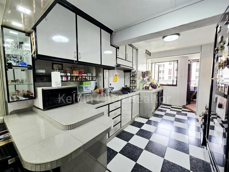 3 Room (3I) HDB for Sale in  98 Aljunied Crescent - Image 3