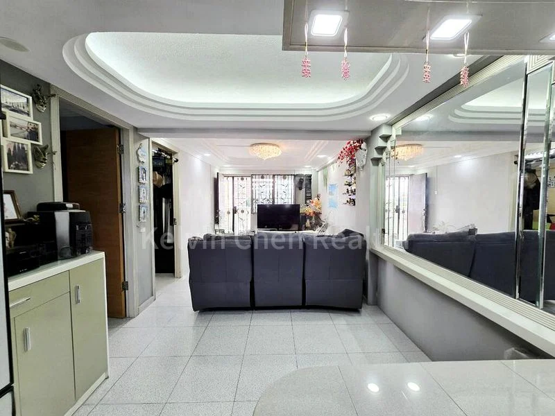 3 Room (3I) HDB for Sale in  98 Aljunied Crescent - Image 2