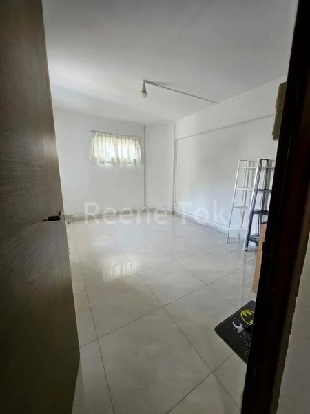 4 Room (4A) HDB for Rent in  231 Hougang Street 21 - Image 8