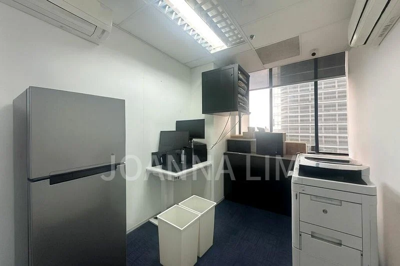 Office for Sale: International Plaza - Image 3