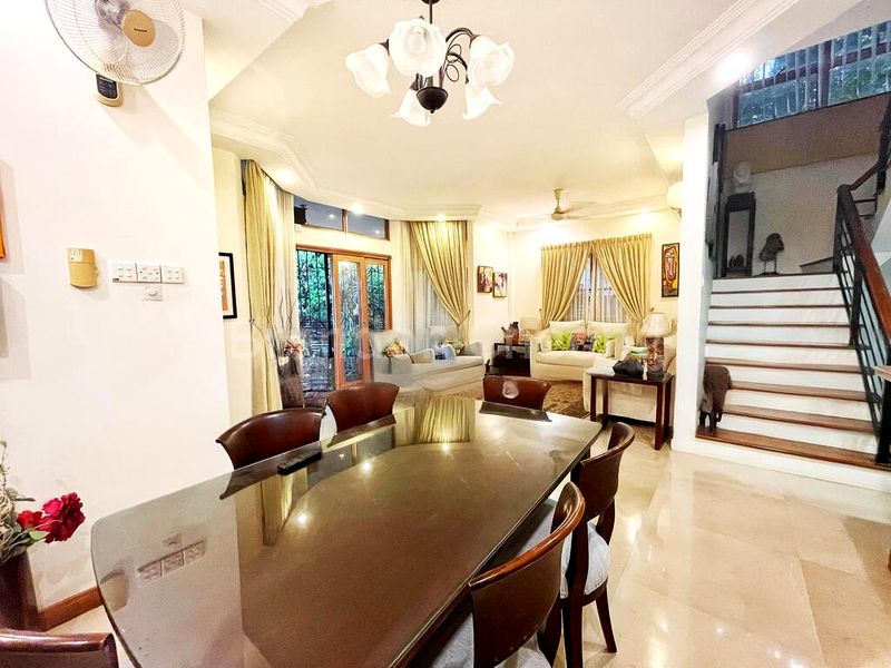 5 Bed Corner Terrace (Landed) for Sale in  Kensington Park Road - Image 2