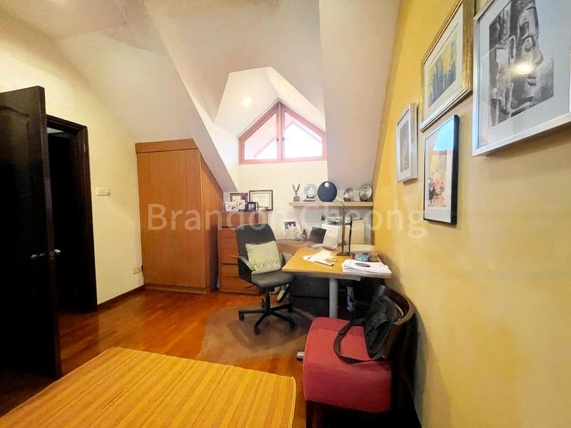 5 Bed Corner Terrace (Landed) for Sale in  Kensington Park Road - Image 7