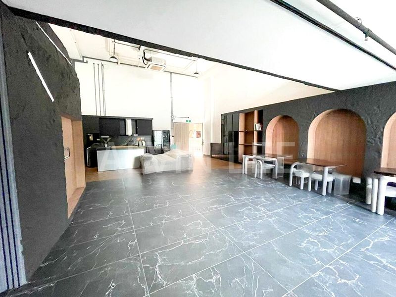 Tag.A Light Industrial (B1) for Sale: 3,000 Sq Ft Unit, on 0.5 Acre Site, at 123 Main Street, in The Foundry Complex. - Image 4