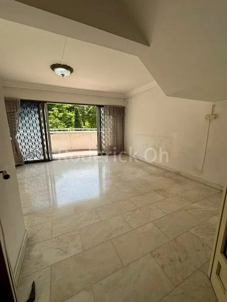 Maisonette HDB for Sale in  522 Hougang Avenue 6 - Image 3