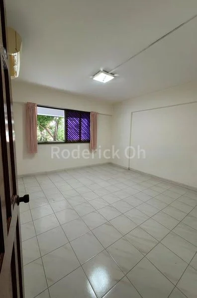 Maisonette HDB for Sale in  522 Hougang Avenue 6 - Image 10