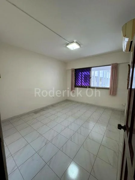 Maisonette HDB for Sale in  522 Hougang Avenue 6 - Image 12