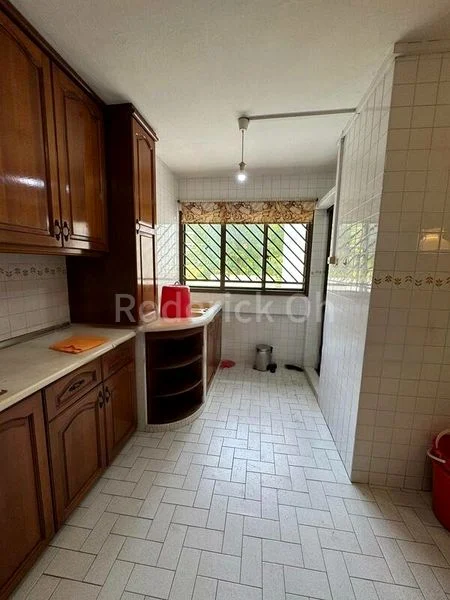 Maisonette HDB for Sale in  522 Hougang Avenue 6 - Image 17