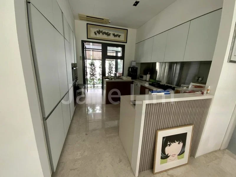 4 Bed Semi-Detached House (Landed) for Rent in  Coronation Arcade - Image 8