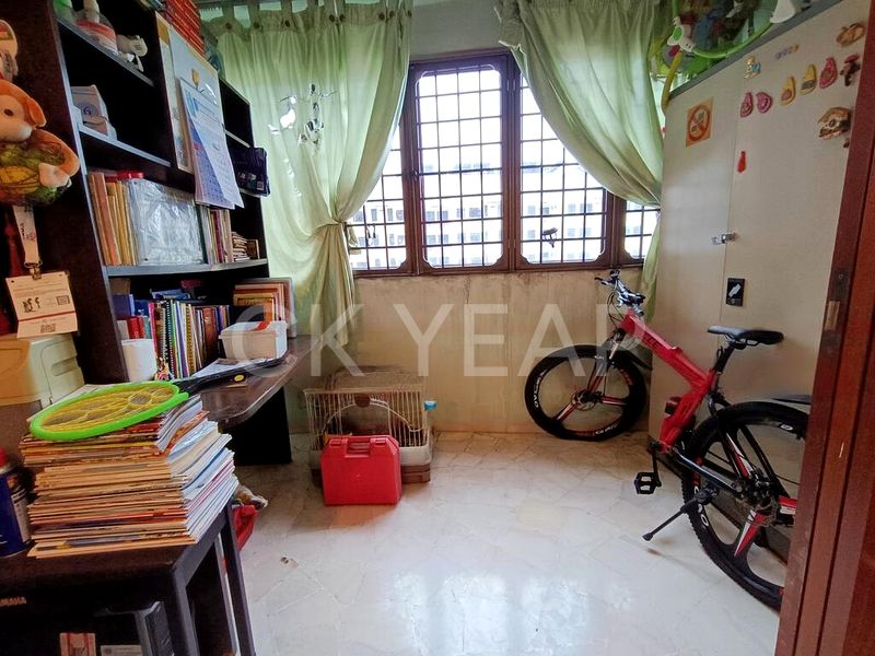 Executive HDB for Sale in 115 Ho Ching Road - Image 6