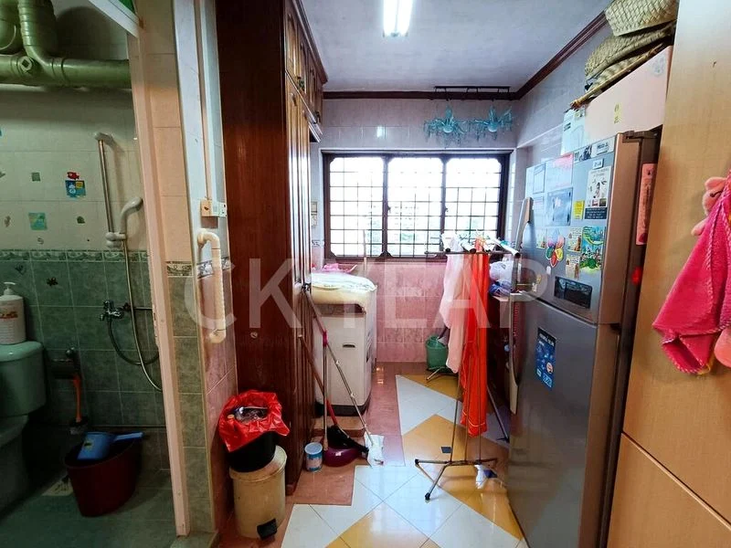 Executive HDB for Sale in 115 Ho Ching Road - Image 1