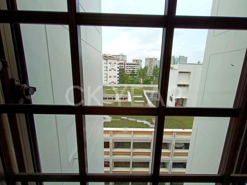 Executive HDB for Sale in 115 Ho Ching Road - Image 3