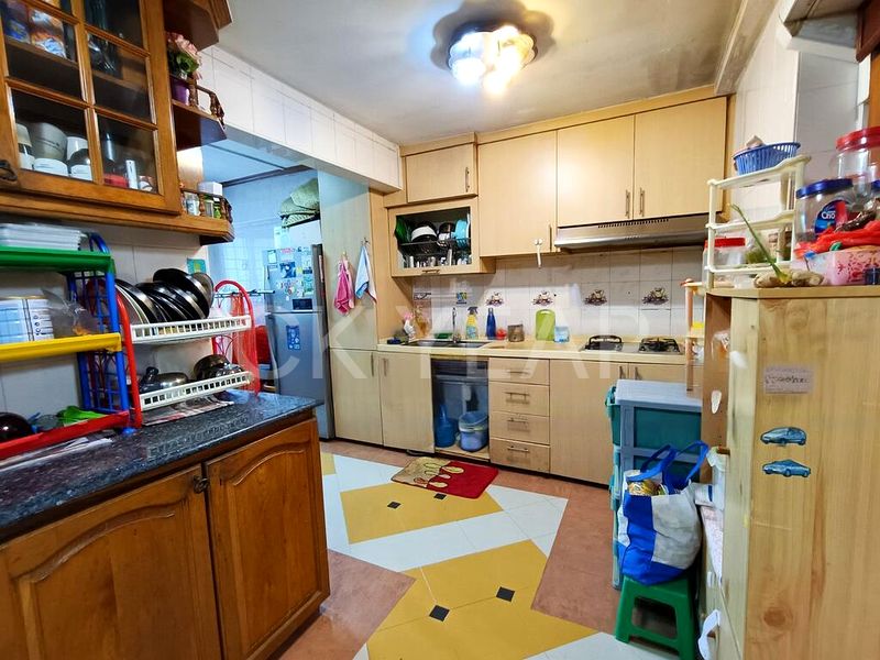 Executive HDB for Sale in 115 Ho Ching Road - Image 4