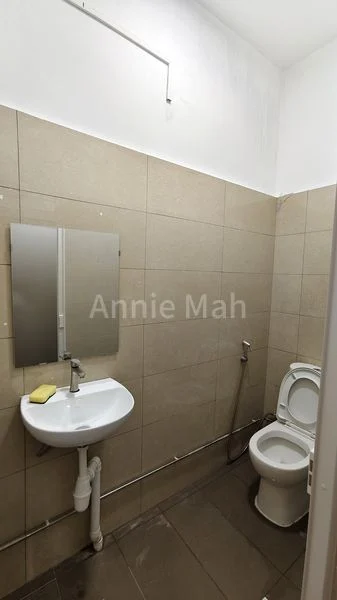 Common Room (Landed) for Rent in  Changi Road - Image 9