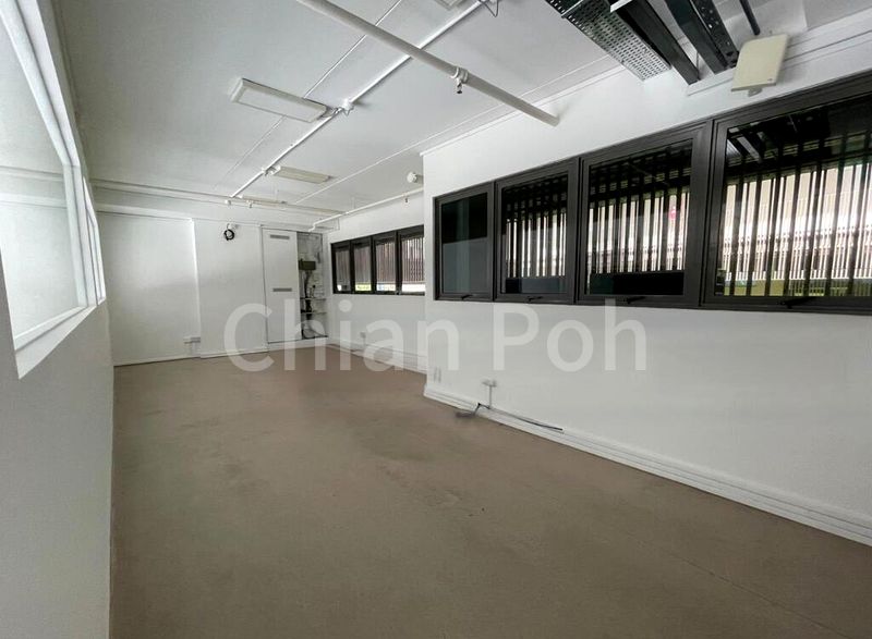 Light Industrial (B1) for Rent: 2,500 Sq Ft Workshop, Office, and Shop Space on 15 Smith Street. - Image 2