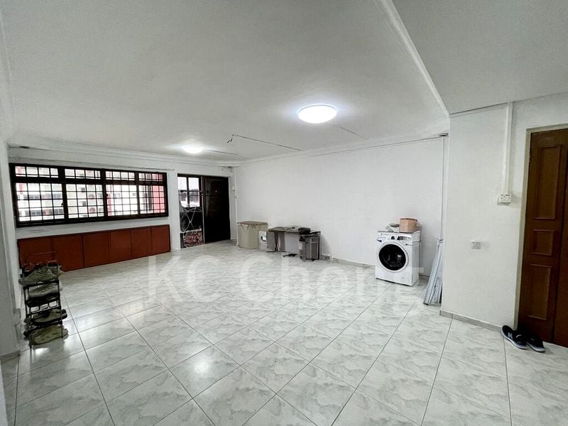 5 Room (5I) HDB for Rent in  281 Toh Guan Road - Image 8