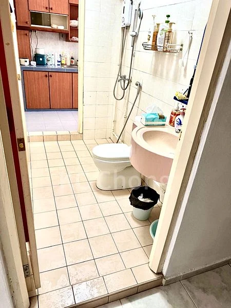 5 Room (5I) HDB for Rent in  281 Toh Guan Road - Image 9