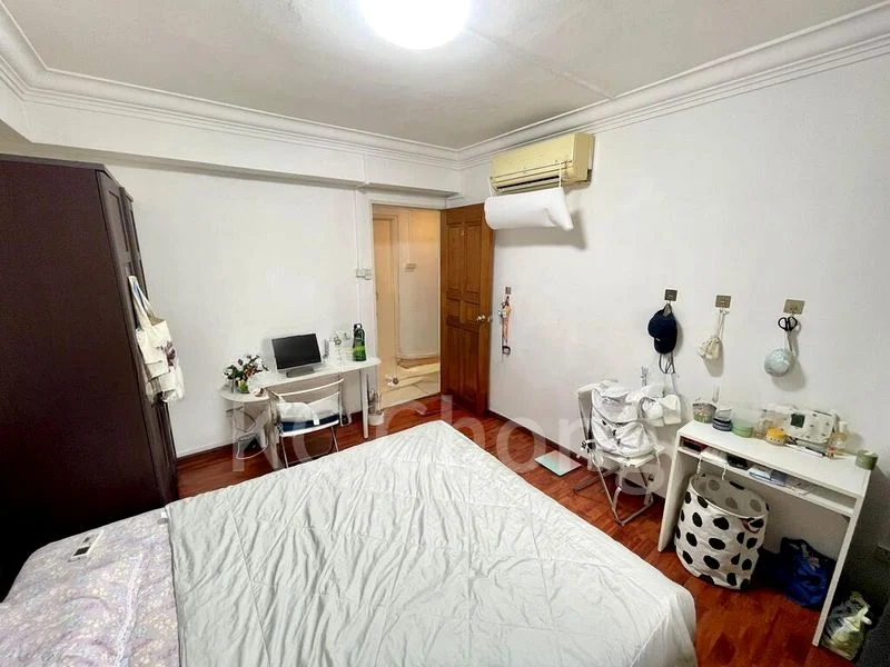 5 Room (5I) HDB for Rent in  281 Toh Guan Road - Image 5