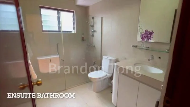 4 Bed Semi-Detached House (Landed) for Rent in  Regent Villas - Image 4