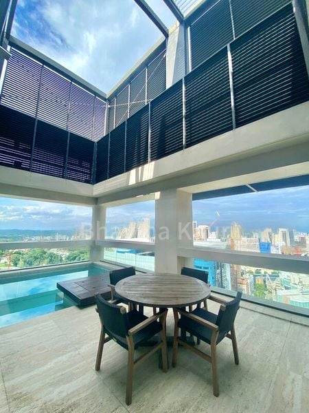4 Bed Condo for Rent in  Hana - Image 2