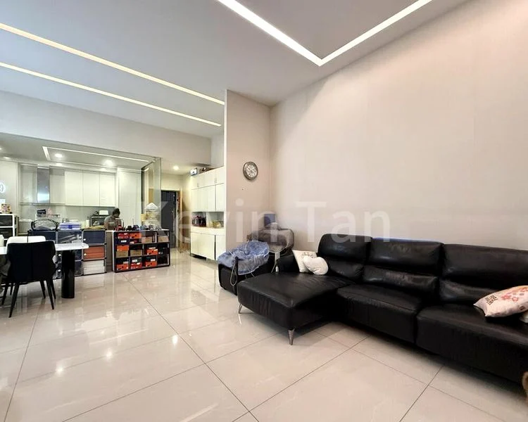 3 Bed Condo for Sale in Nuovo - Image 2