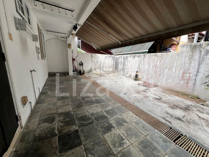 6 Bed Semi-Detached House (Landed) for Sale in  Bedok Pesari - Image 5