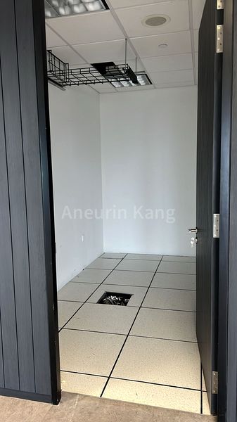 Office for Rent in  Centennial Tower - Image 7