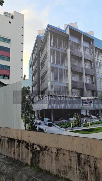 Light Industrial (B1) for Sale: Space 18 - Image 2