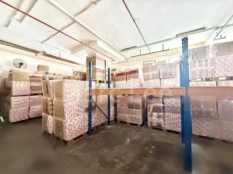 Light Industrial (B1) for Sale: Ground Floor Industrial Unit on Macpherson - Image 1