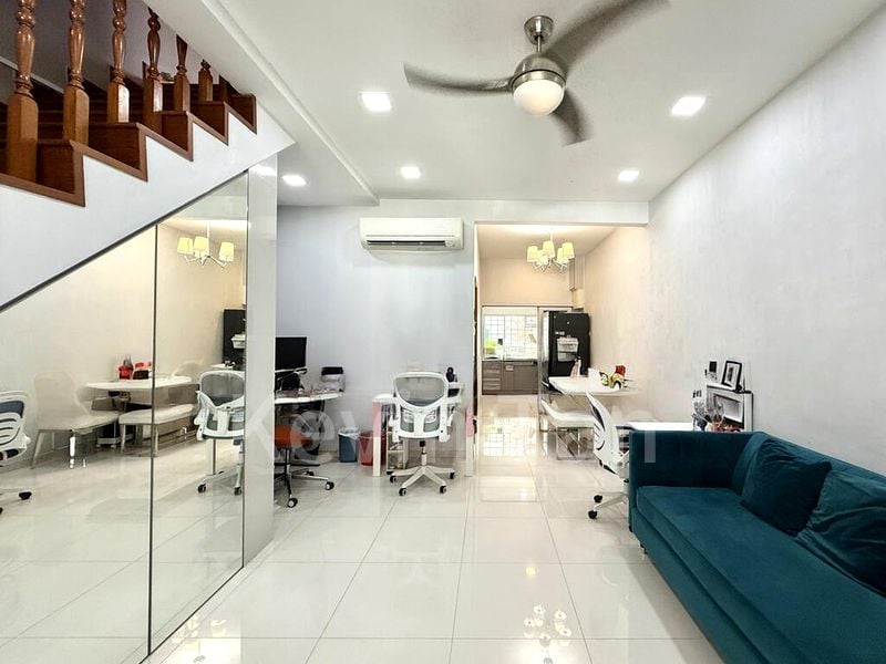 3 Bed Terraced House (Landed) for Sale in Thomson Garden Estate - Image 1