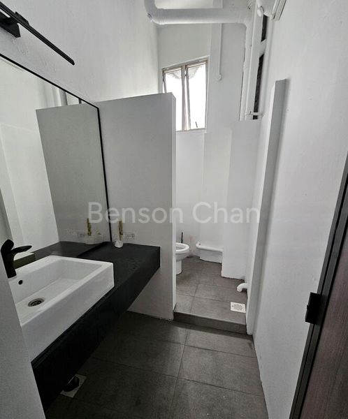 Light Industrial (B1) for Rent: Lam Thong Building - Image 2