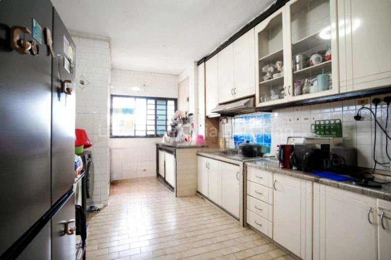 5 Room (5A) HDB for Sale in  332 Jurong East Avenue 1 - Image 2