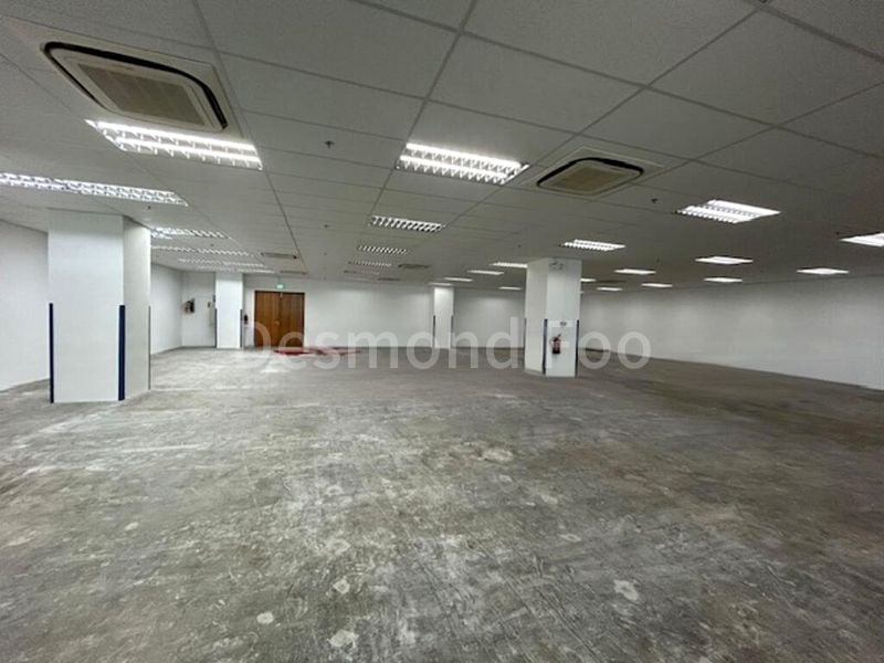 Light Industrial (B1) for Rent: Dual-entrance, air-conditioned unit with good specifications in Serangoon North. - Image 3