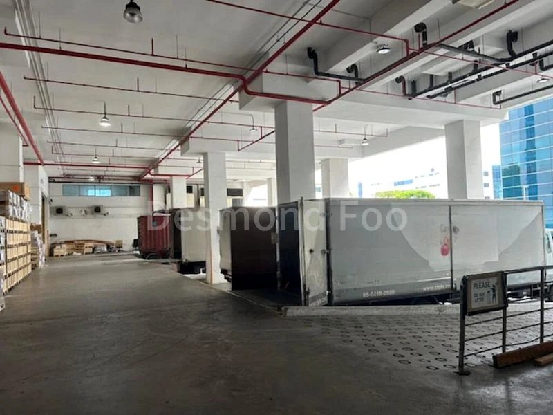 Light Industrial (B1) for Rent: Dual-entrance, air-conditioned unit with good specifications in Serangoon North. - Image 6