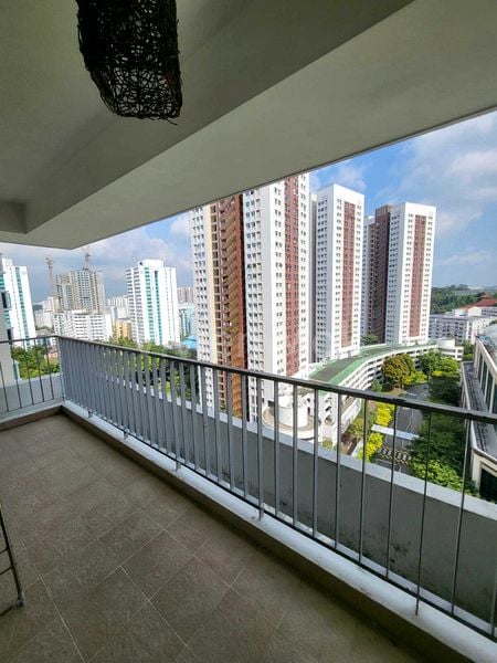 3 Bed Condo for Rent in  The Jade - Image 2