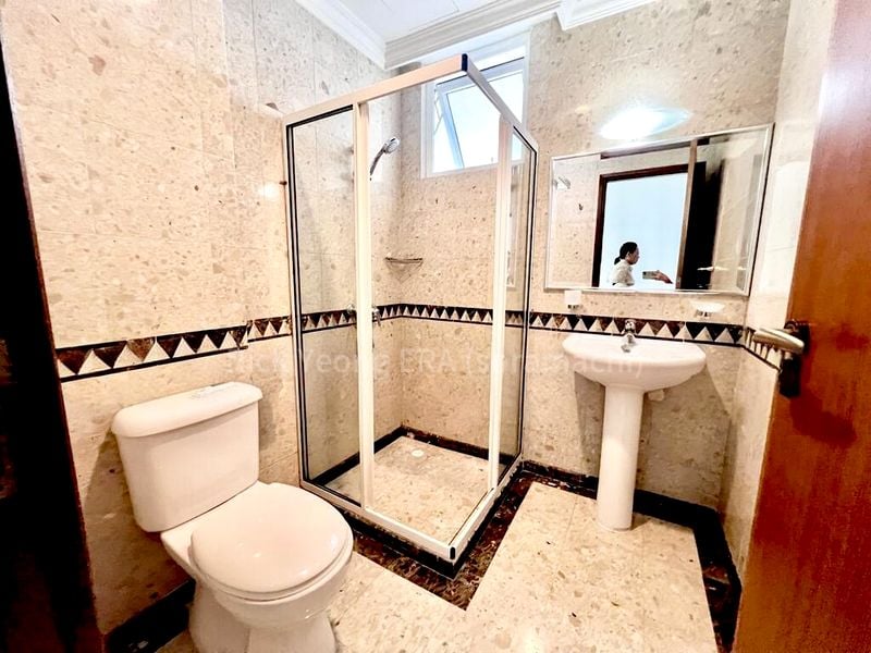 3 Bed Condo for Rent in The Balmoral Spring - Image 6