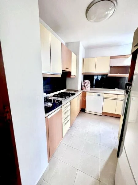 3 Bed Condo for Rent in The Balmoral Spring - Image 2