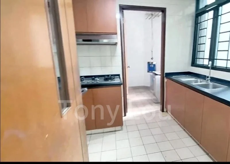 5 Bed Condo for Rent in  Summerdale - Image 8