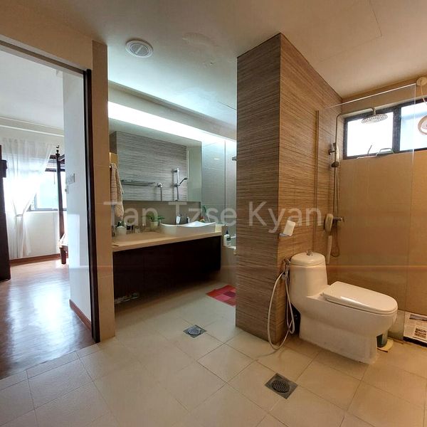 2 Bed Condo for Sale in  Bayshore Park - Image 12