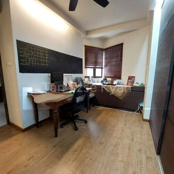 2 Bed Condo for Sale in  Bayshore Park - Image 11