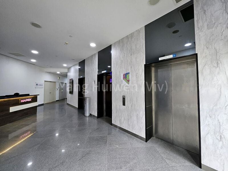 Light Industrial (B1) for Sale: Mapex Unit, 1,500 Sq Ft, on St. Andrews Road, Hull - Image 1