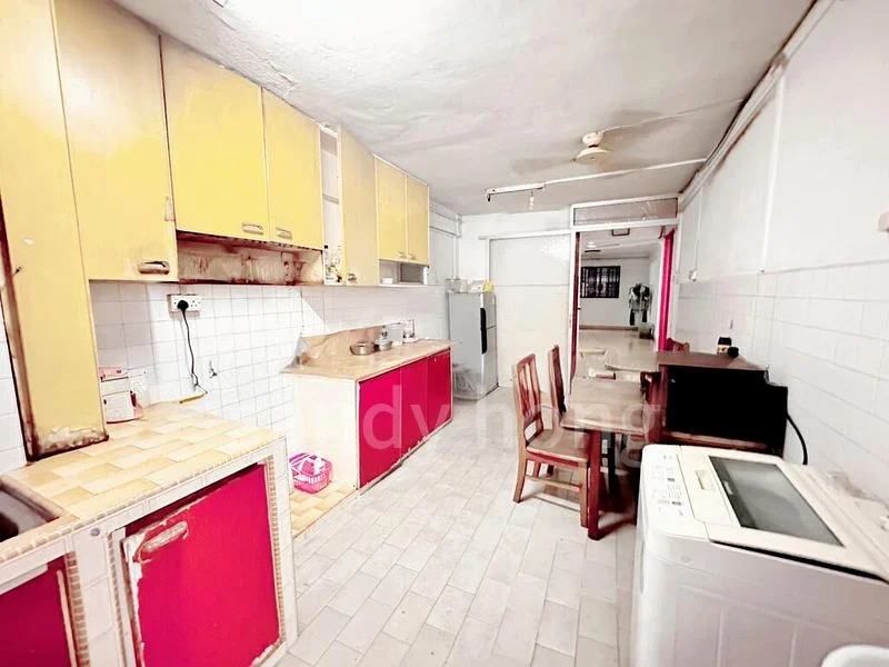 4 Room (4NG) HDB for Sale in 136 Bukit Batok West Avenue 6 - Image 8