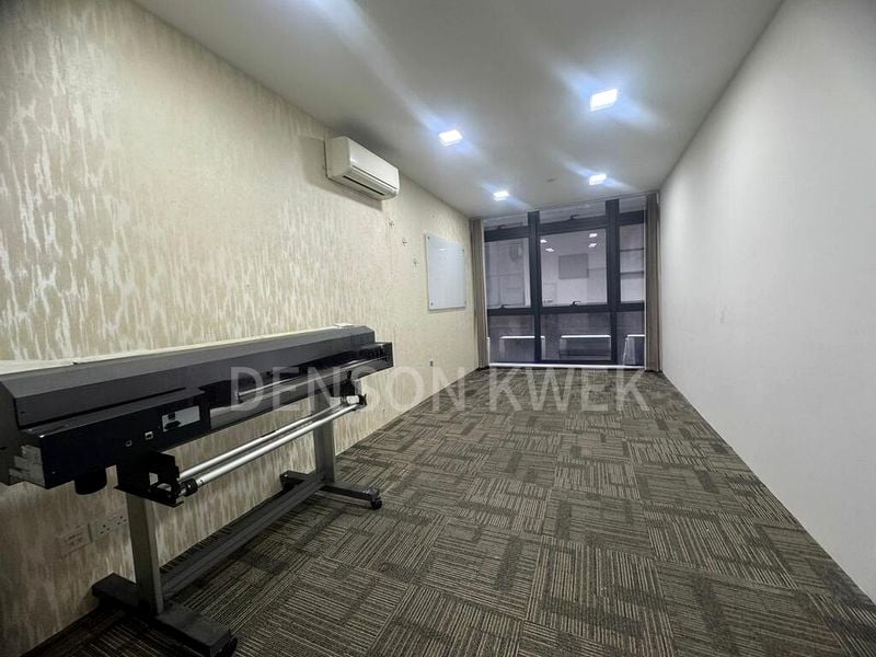 Light Industrial (B1) for Rent: Woodlands Horizon - Image 9