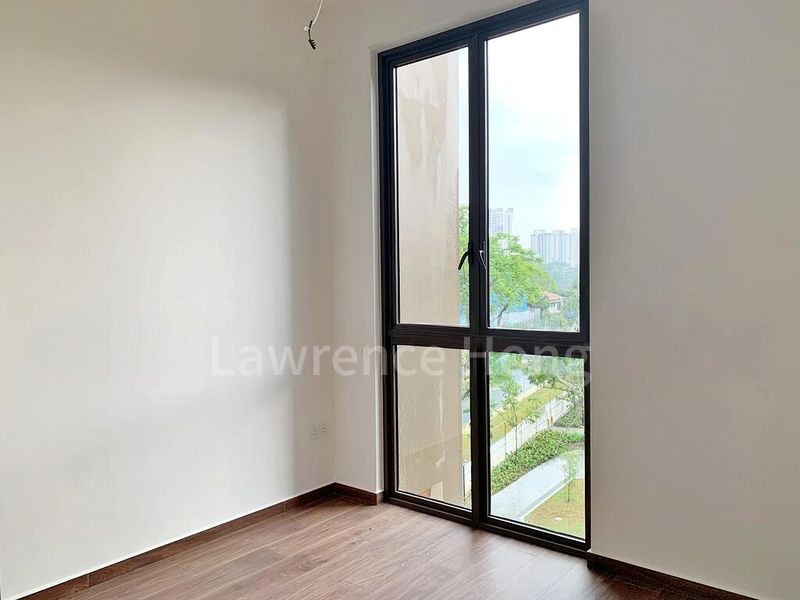 2 Bed Condo for Rent in  Holland Grove Road - Image 6