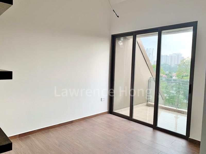 2 Bed Condo for Rent in  Holland Grove Road - Image 5
