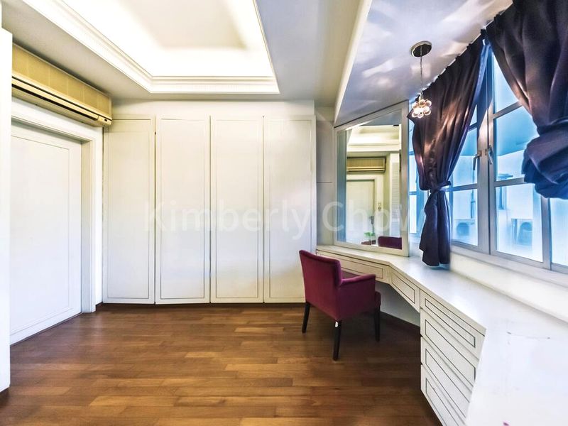 6 Bed Bungalow (Landed) for Sale in  Chiltern Park - Image 9