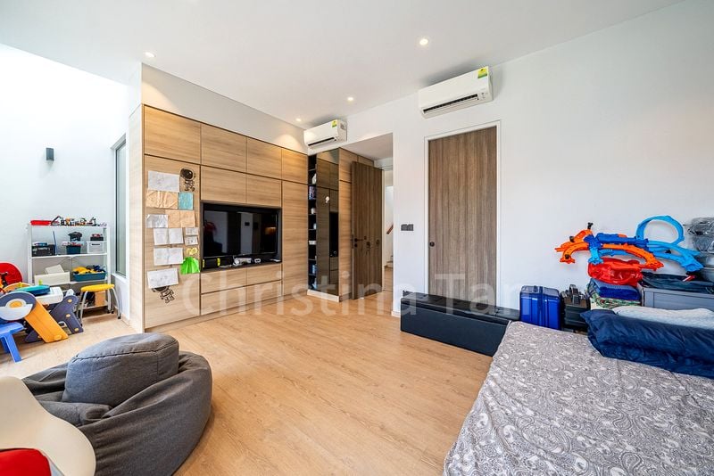 4 Bed Terraced House (Landed) for Sale in  Jalan Kayu Estate - Image 9